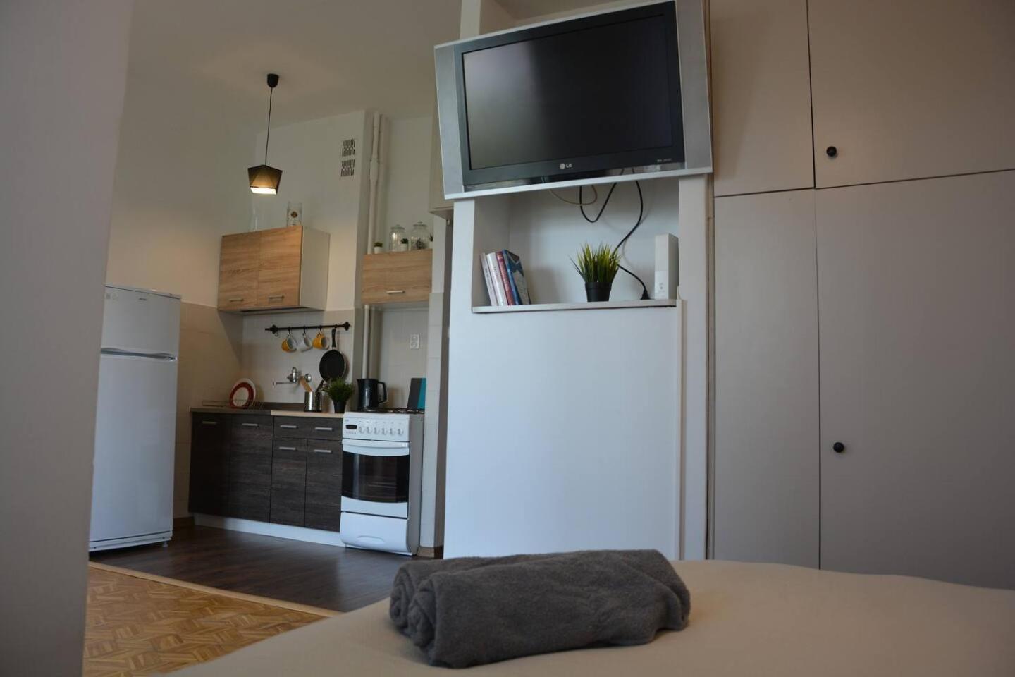 Ohmyhome - Sunny Apartment In City Center Warszawa Eksteriør billede